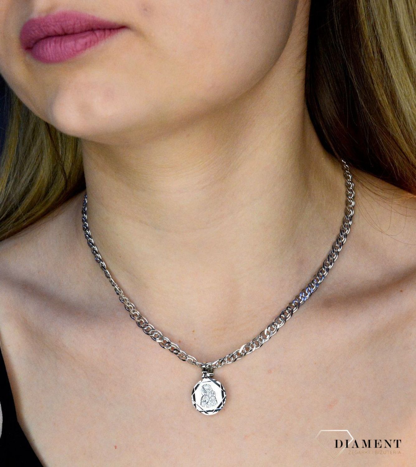 Srebrny Łańcuszek Mona Lisa rodowany DIA-LAN-759687R-80-925 5mm. Efektowny splot, który przez swoją uniwersalną strukturę jest idealną bazą do rozmaitych wisiorków oraz dodatków. W ofercie naszego sklepu dostępne są również in.jpg